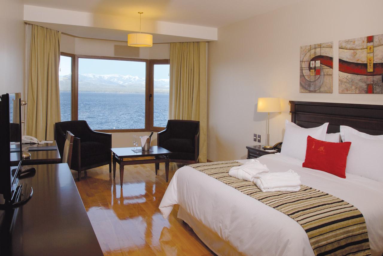 Alma Del Lago Suites & Spa San Carlos de Bariloche Exterior photo A room at the hotel