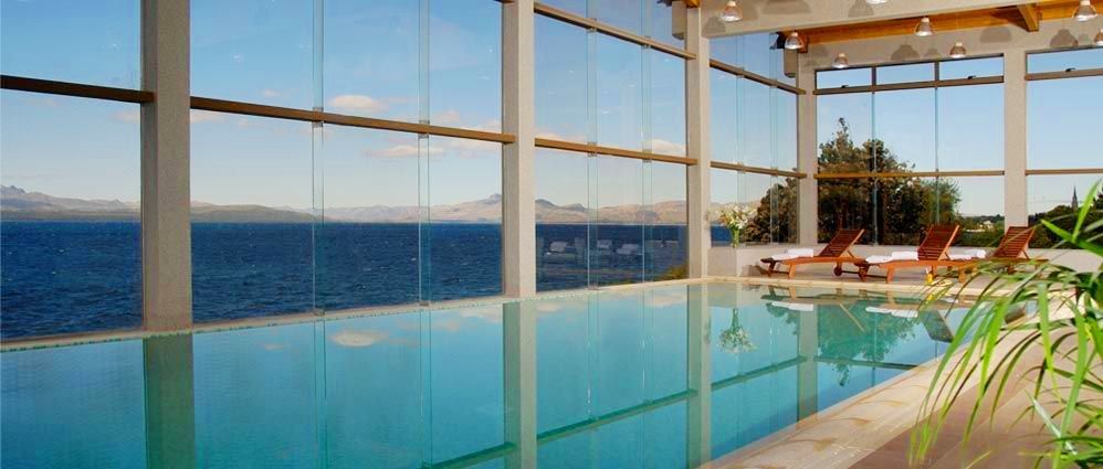 Alma Del Lago Suites & Spa San Carlos de Bariloche Exterior photo The pool at the hotel