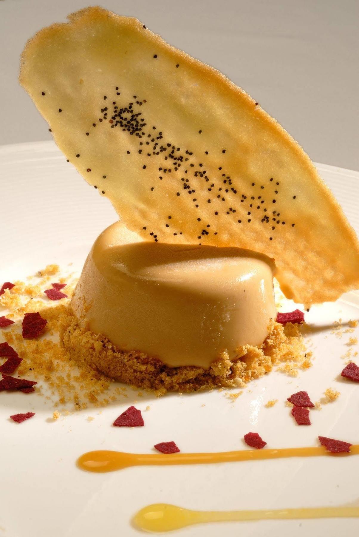 Alma Del Lago Suites & Spa San Carlos de Bariloche Exterior photo A semifreddo dessert