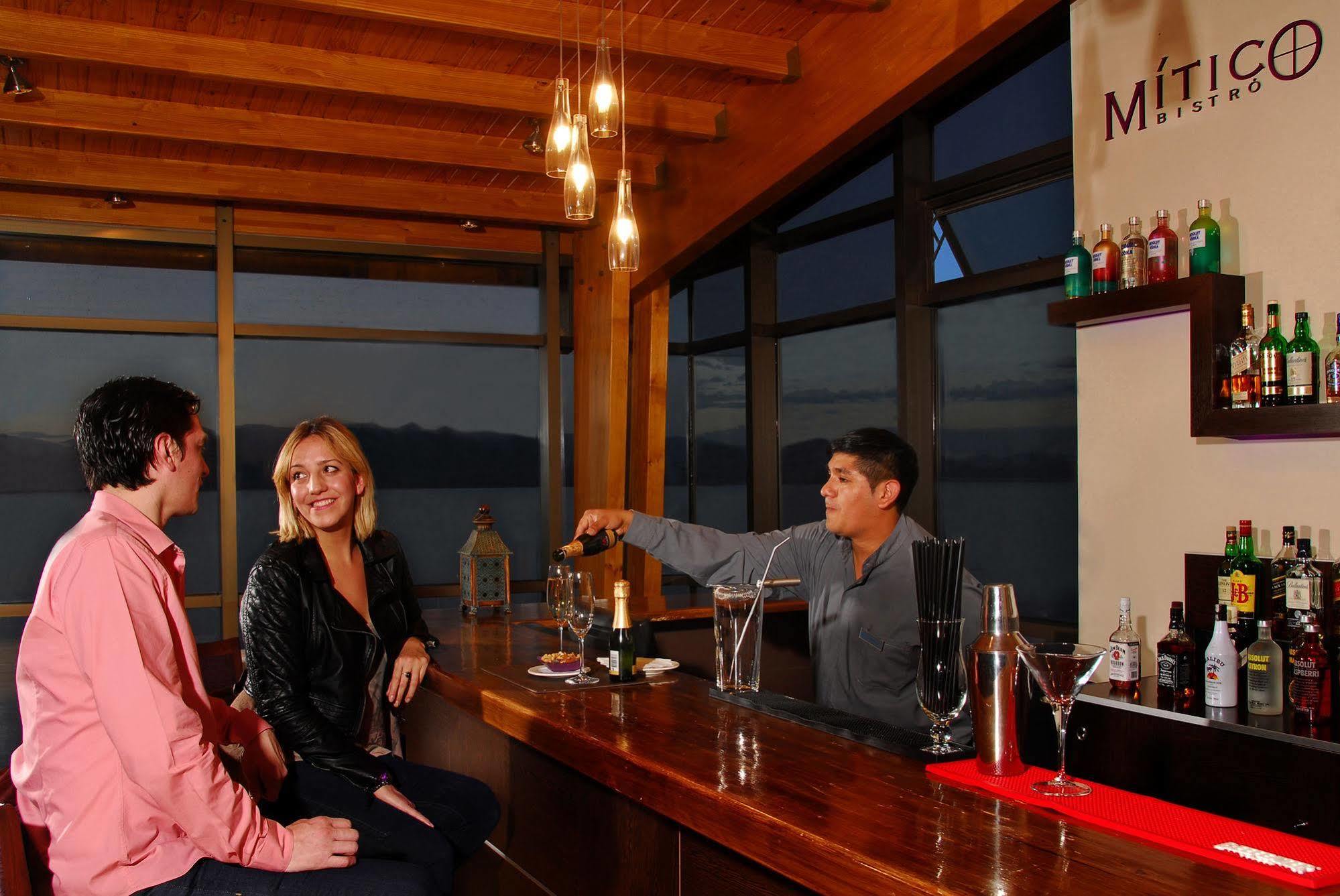 Alma Del Lago Suites & Spa San Carlos de Bariloche Exterior photo Mitico Restaurant