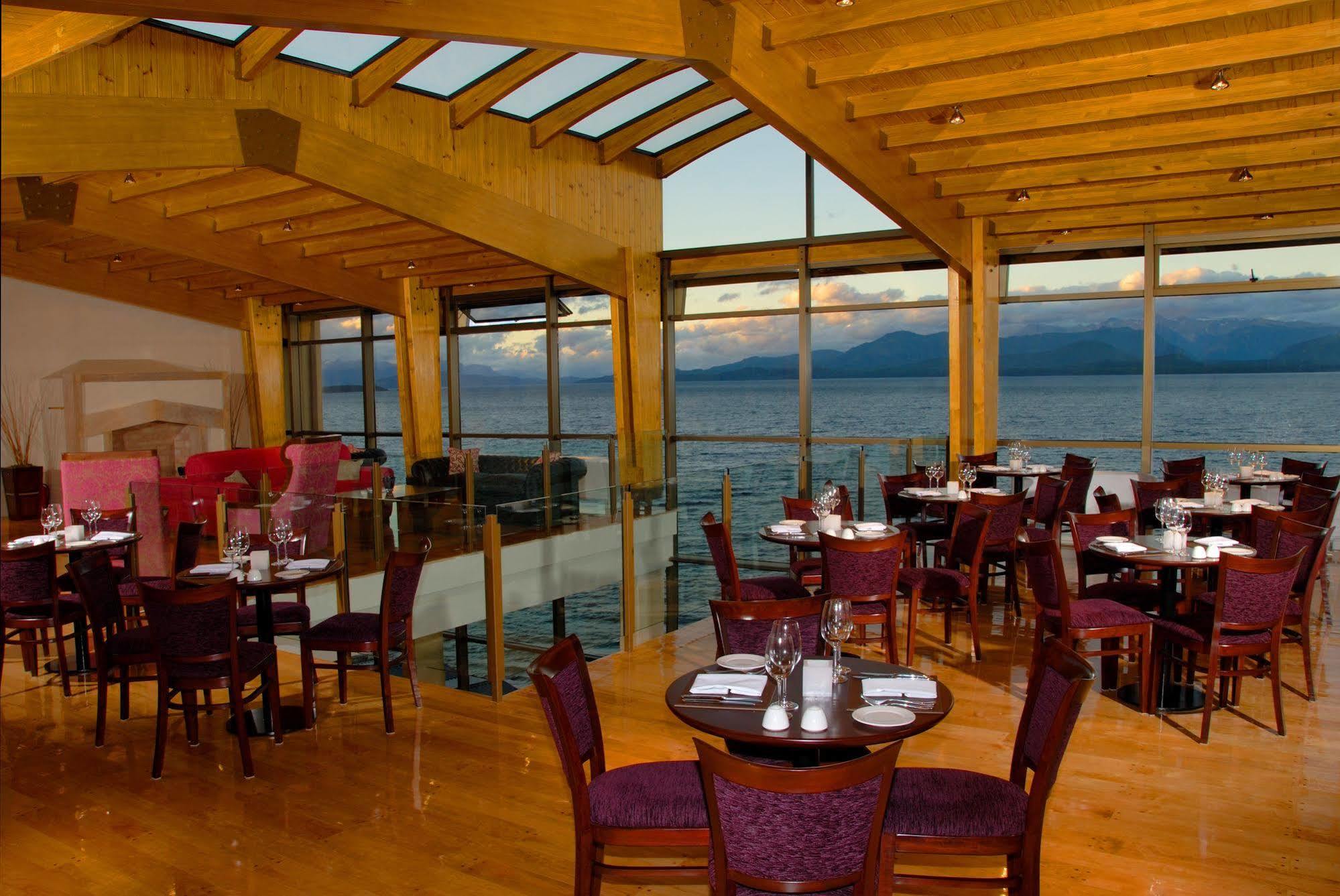 Alma Del Lago Suites & Spa San Carlos de Bariloche Exterior photo The restaurant at the Hotel